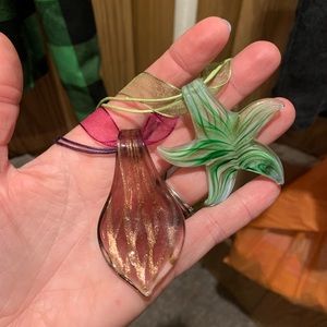 2 glass pendents